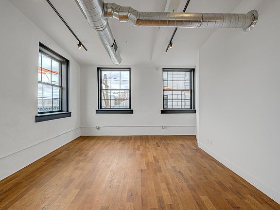 2nd image of 1847 N Howard St #210