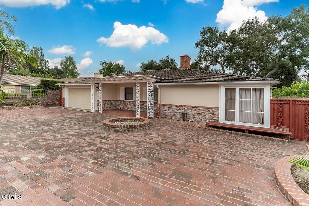 3 bed, 2.5 bath, 2851 sqft, $5,900 — Photo 4