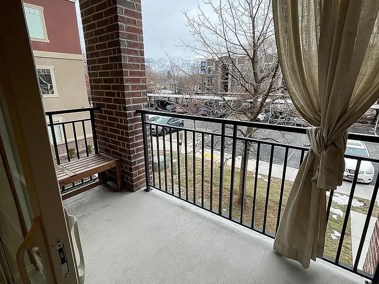 170 E Belmont Ave #B12 — Photo 3