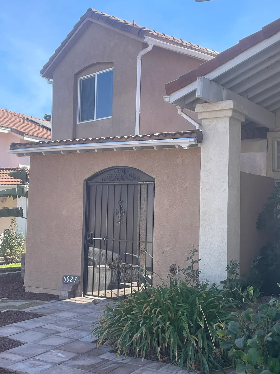 Building Photo - Hollow Mesa Ct
