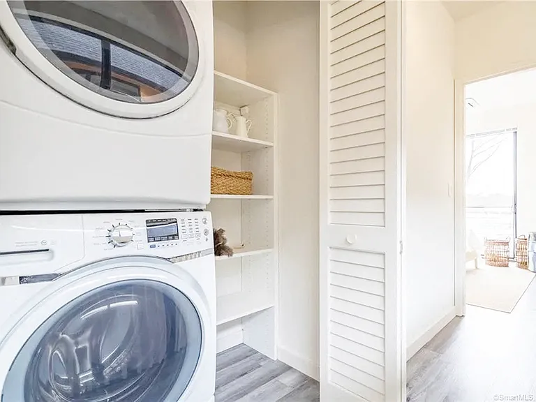 Convenient In Unit Washer and Dryer