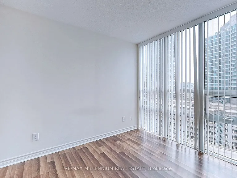25 Lower Simcoe St #1508 — Photo 23