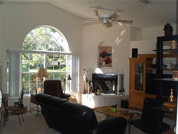 3rd image of 4301 Longchamp Dr