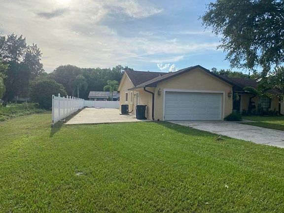 2nd image of 15002 Sunglow Ct