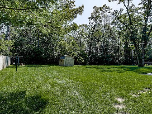 4th image of 663 Russell Lake East Dr