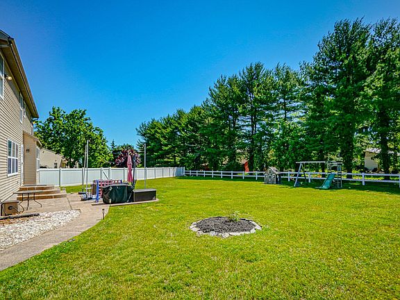 5th image of 8 Downing Ln