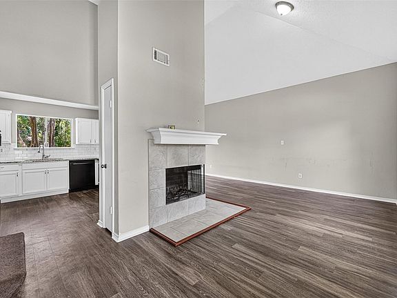 4th image of 1808 Presidio St