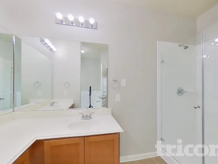 2122 Hackberry Bank Ln — Photo 7
