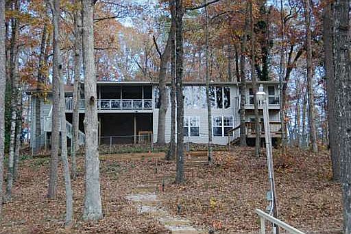 1st image of 3523 Pinecrest Dr