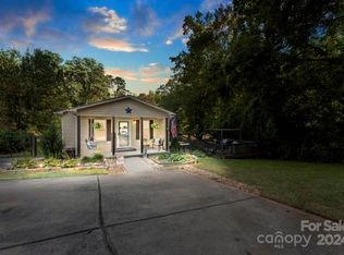210 Caroline Ave, Lowell, NC 28098