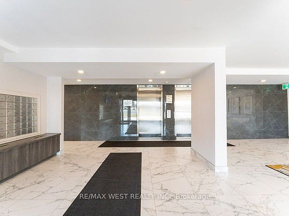 5th image of 3501 Glen Erin Dr #1001