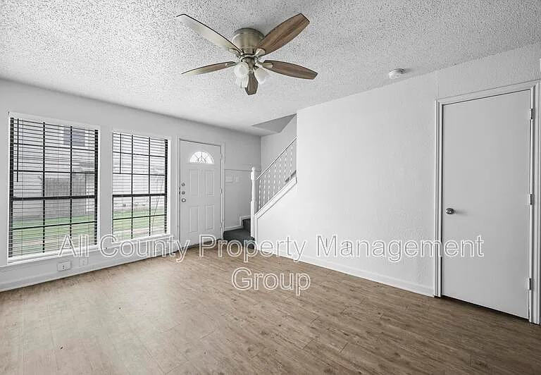 4921 Miller Ave — Photo 8