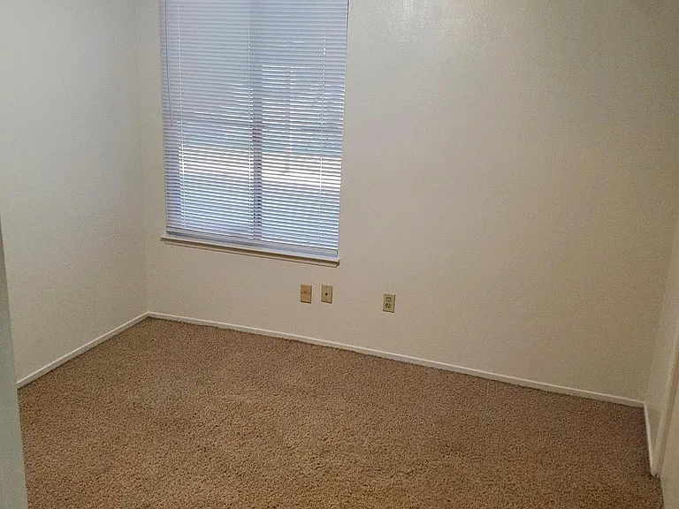 5908 Lugene Ave — Photo 11