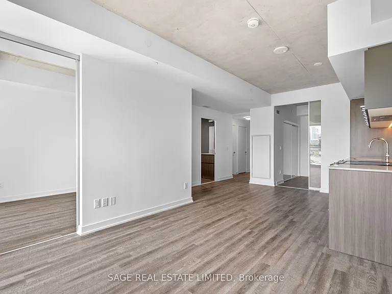 665 Queen St E #514 — Photo 11