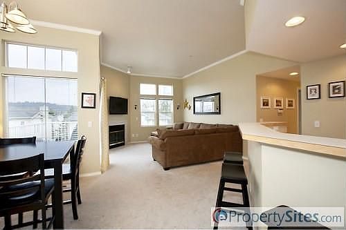 3rd image of 2038 Newport Way NW