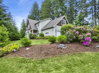 11 E Lakeshore Pl, Allyn, WA 98524