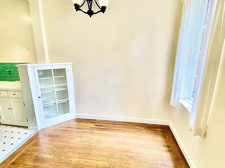 Tudor Hall Apartments — Photo 19