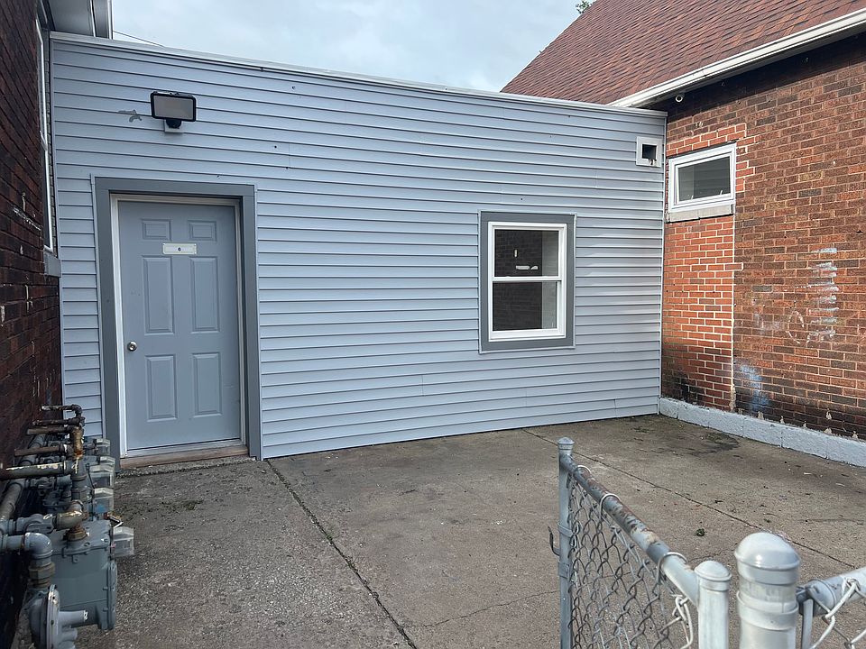 1st image of 3902 Elm St #6
