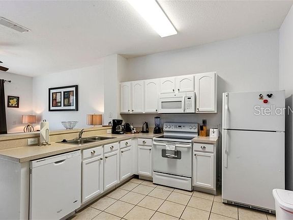 4th image of 2548 Maneshaw Ln