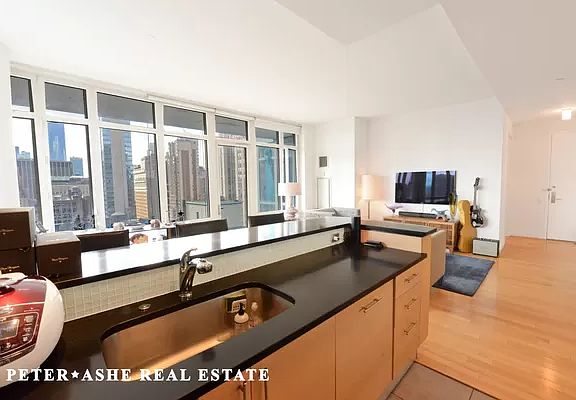 4th image of 325 5th Ave APT 26F
