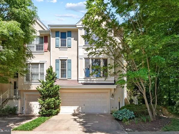1307 Park Garden Ln, Reston, VA 20194