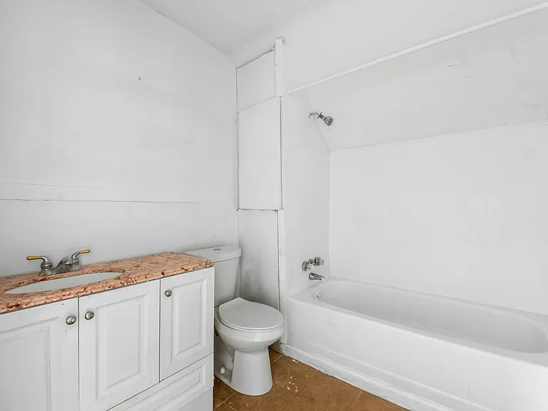 2048 W 105th St — Photo 15