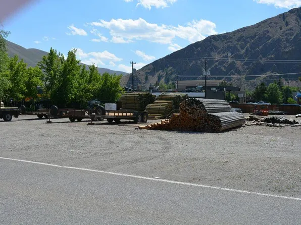 N 1st Ave, Hailey, ID 83333