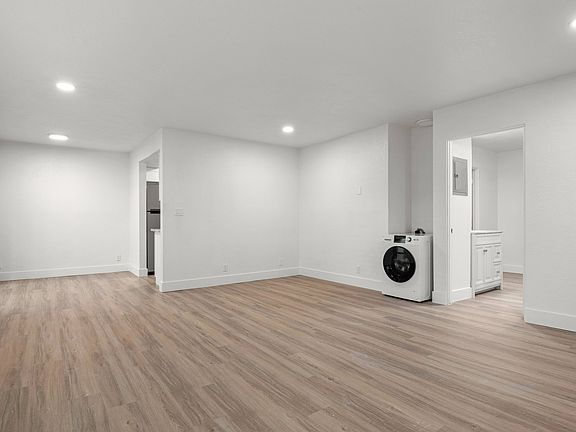 Living Room (1BR)