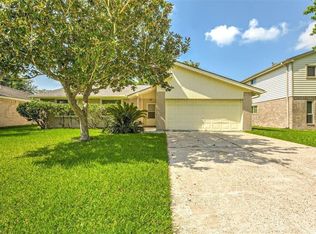 16818 Dutch Ridge Dr, Sugar Land, TX 77498