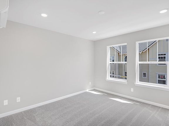 5th image of 19244 NE 69th Cir Unit 105
