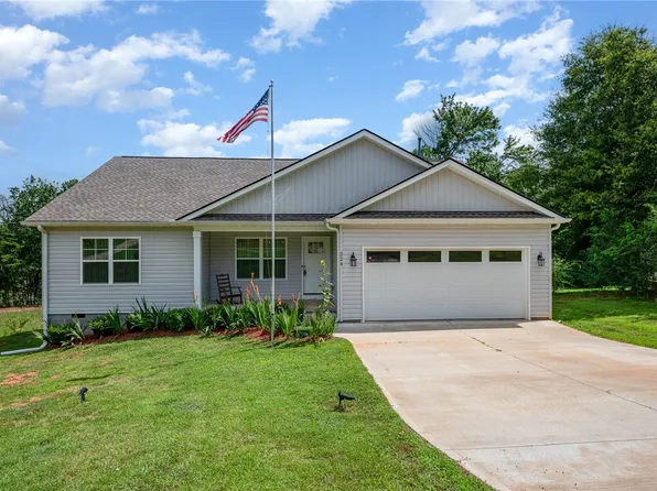 224 Hallmark Cir, Easley, SC 29640