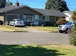 720 Riverdale Dr, Gladstone, OR 97027
