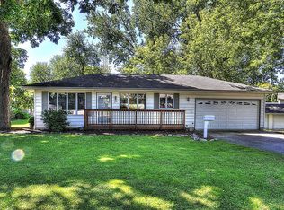 526 Jackson St, Genoa, IL 60135