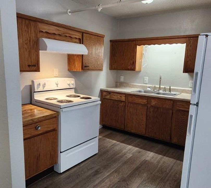 2nd image of 600 E Mary St #4