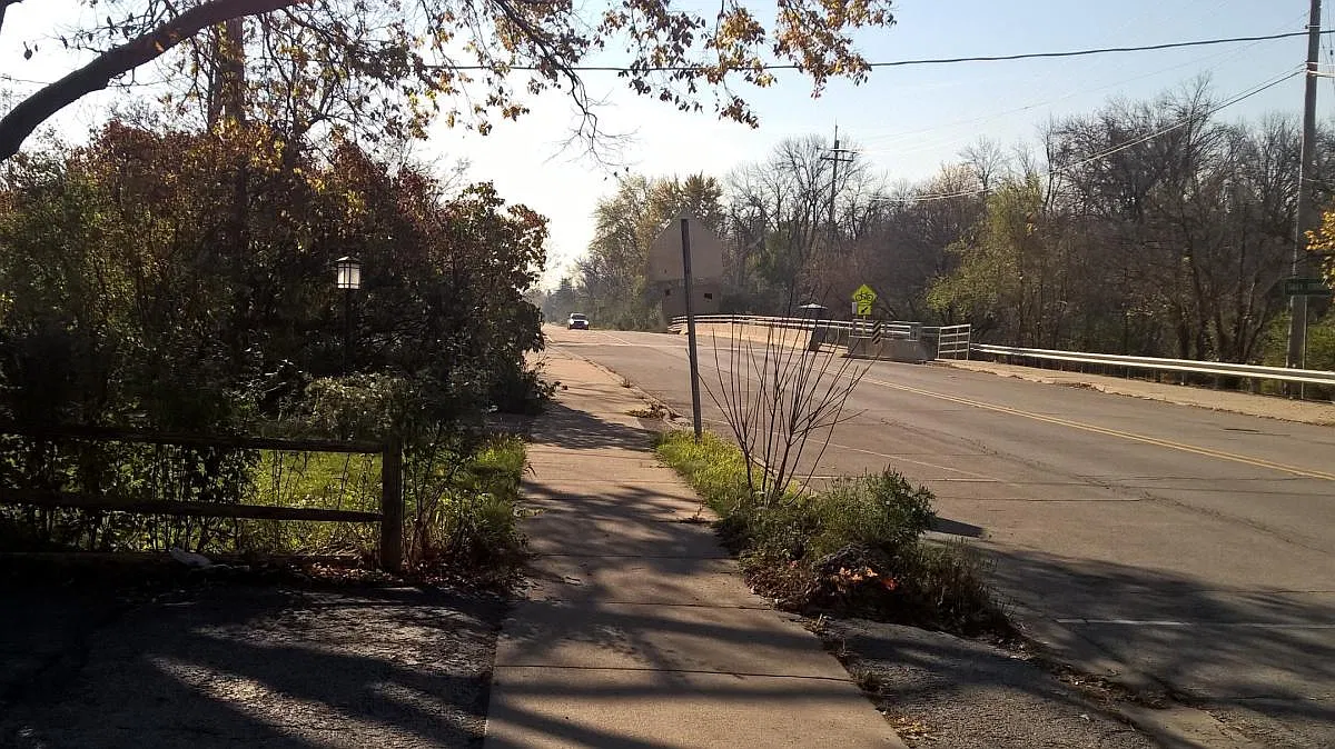 2 bed, 600 sqft, $1,600 — Photo 3