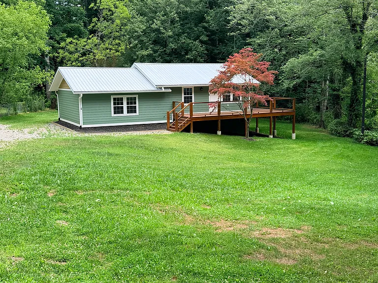 522 Brandon Rd — Photo 1