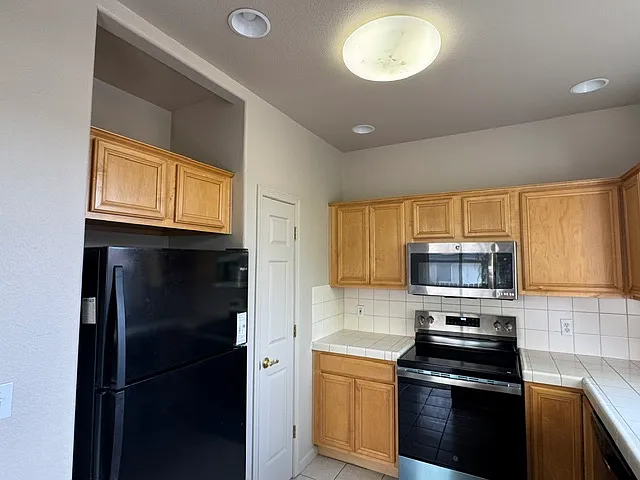 535 Warren Ct #1 — Photo 15