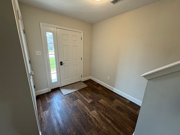 3rd image of 130 Katelyn Dr