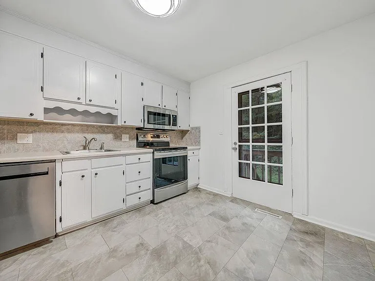 3777 Tomley Dr — Photo 14