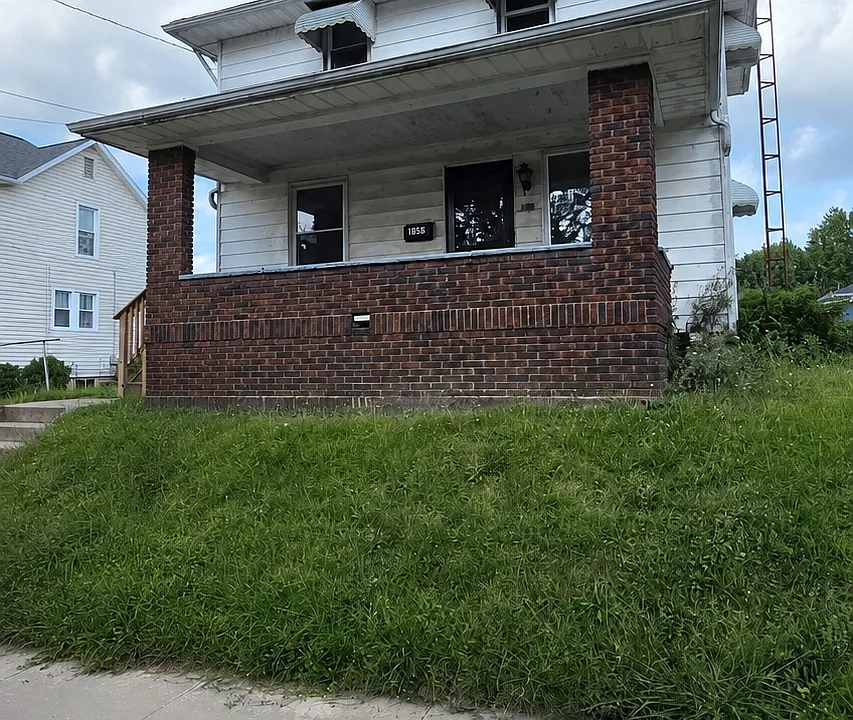 1150 Forest Ave