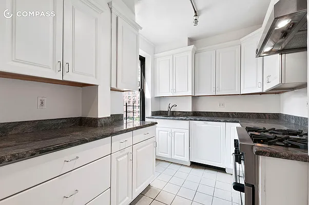 Rented by Compass | media 28