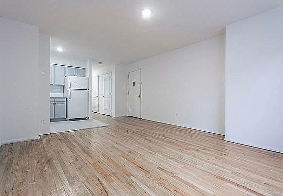 2nd image of 82 Maspeth Ave APT 1