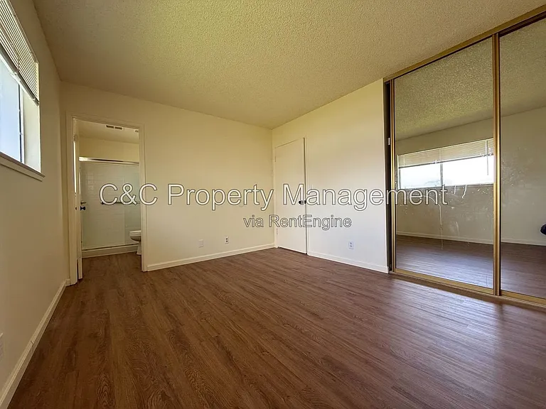 938 Estrada Ct — Photo 12
