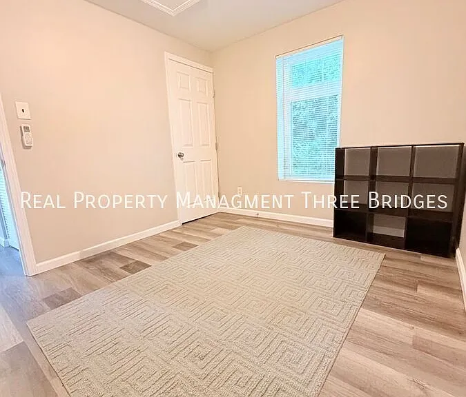 9024 Forest Ave — Photo 12