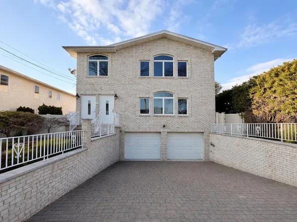 121 Philip Ave, Elmwood Park, NJ 07407