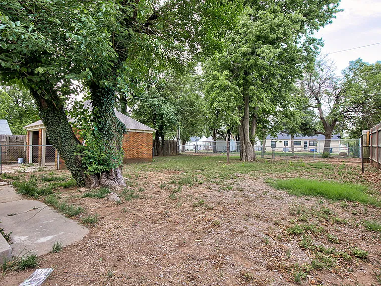 2215 W Broadway Ave #1 — Photo 58