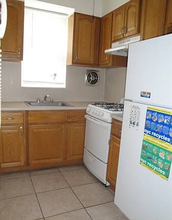 5th image of 2435 21st St #2