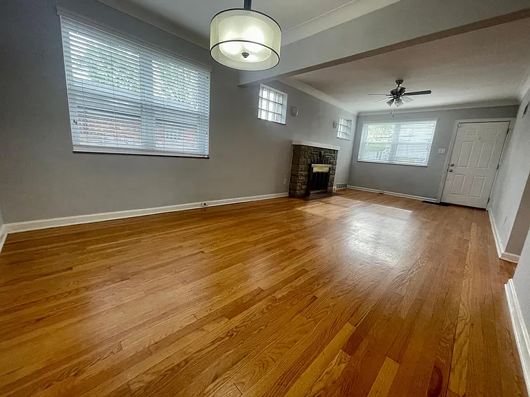 1131 Kraft St — Photo 5
