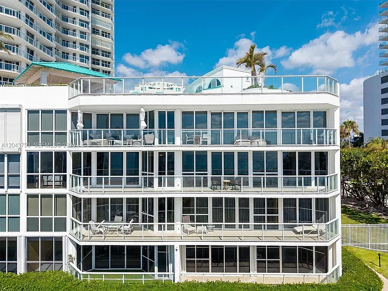16485 Collins Ave #WS6C — Photo 20