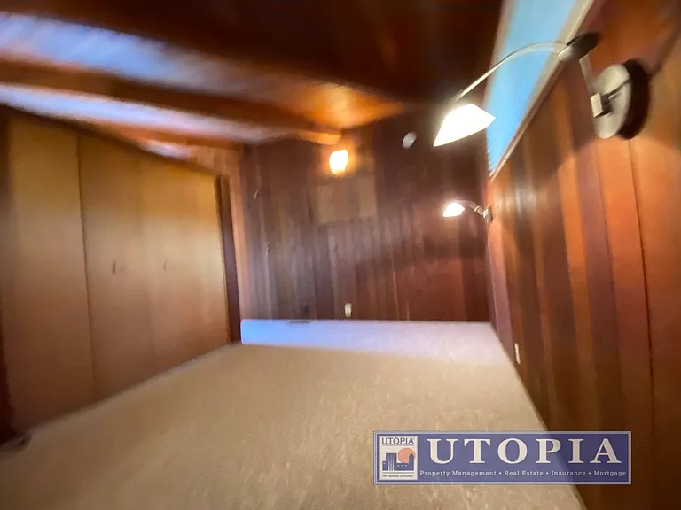 215 Blackpoint Ln — Photo 16